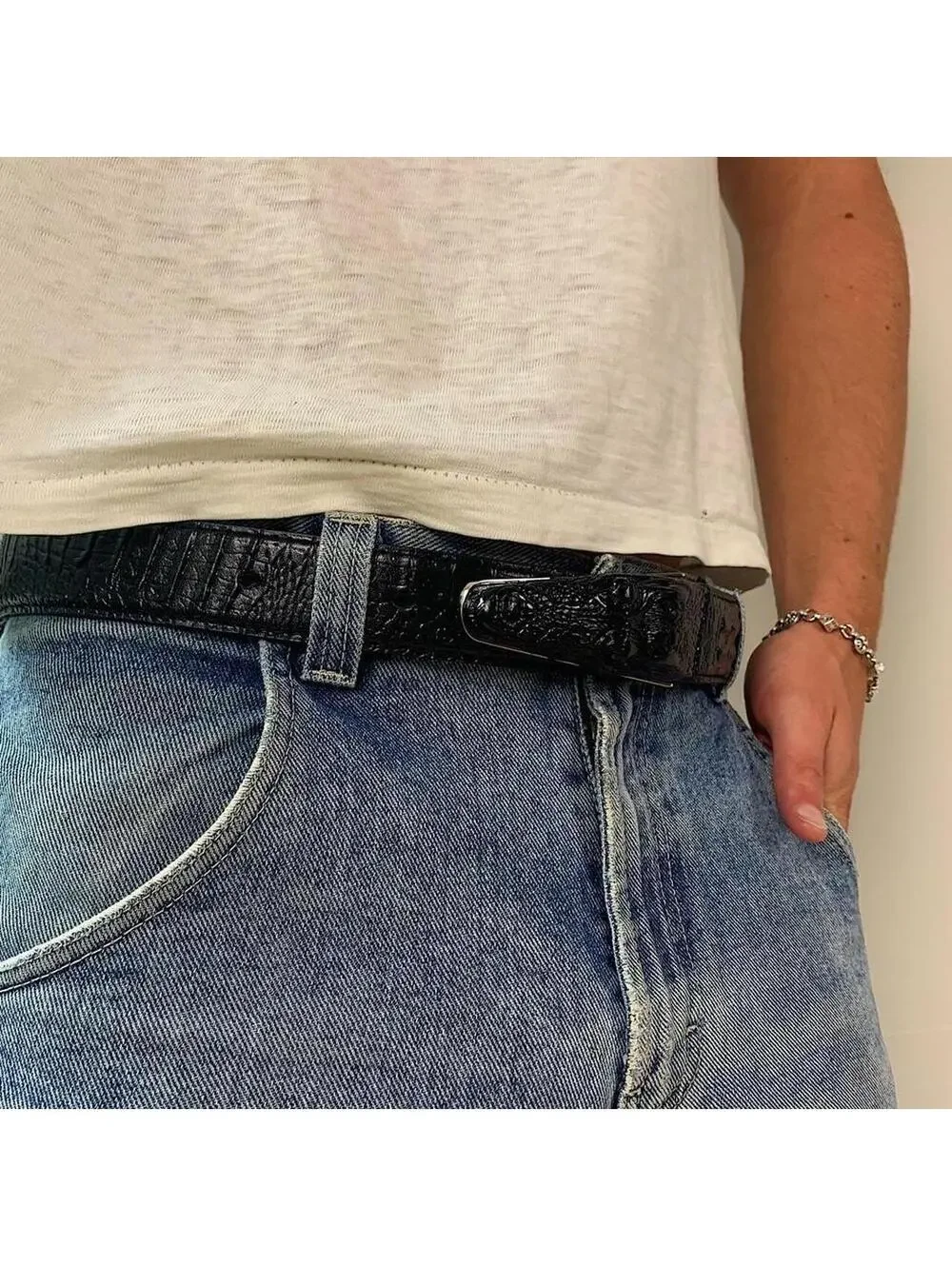 Crocodile Head belt buckle Leather belt. Super cool unique design and great qual